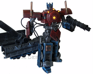 Illustration for article titled This steampunk Optimus Prime runs on coal